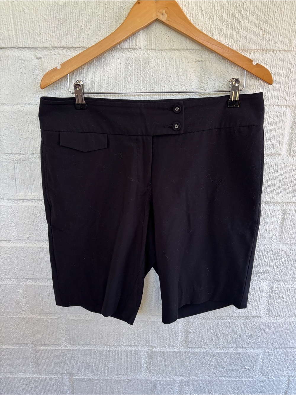 CAbi Classic Black Tailored Bermuda Shorts sz 10